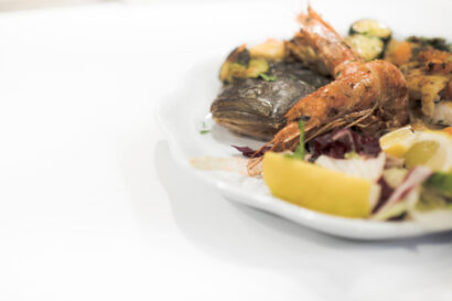 grigliata mista di pesce con verdure